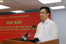 El subsecretario del Comité del Partido en Ciudad Ho Chi Minh, Dang Minh Thong, interviene en la prensa (Foto: VNA)