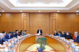 El miembro del Buró Político y permanente del Secretariado del Comité Central (CC) del Partido Comunista de Vietnam (PCV), Tran Cam Tu, en l reunión (Foto: VNA)