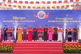 La inauguración de un área de internado para la escuela primaria Ben Cau en la provincia vietnamita de Tay Ninh. (Foto: VNA)