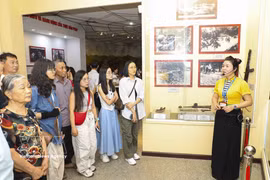 Turistas en el Museo de Victorias de Dien Bien Phu. (Foto: VNA