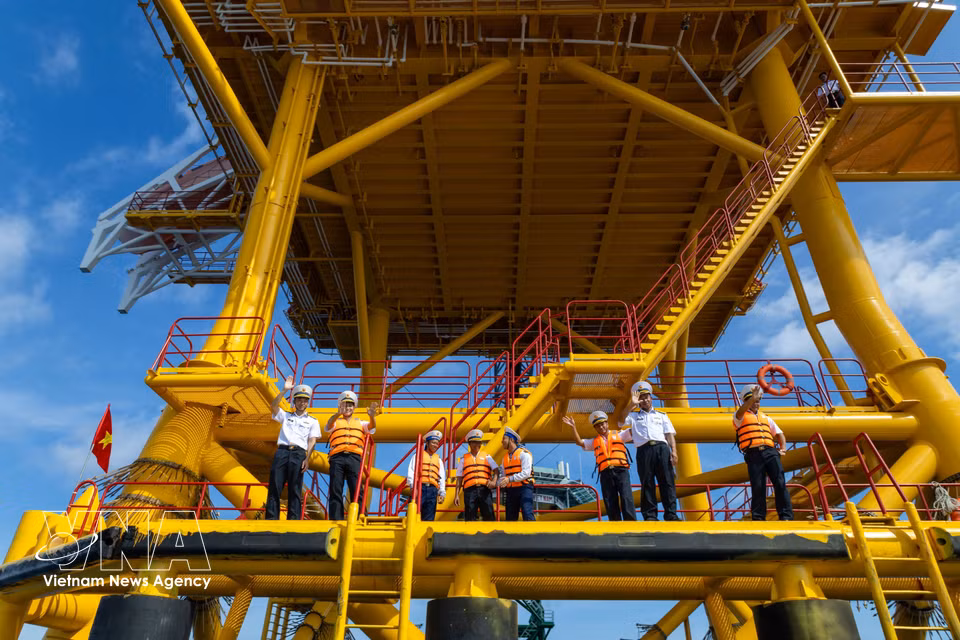 Soldados destacados en las plataformas DK1. (Foto: VNA)