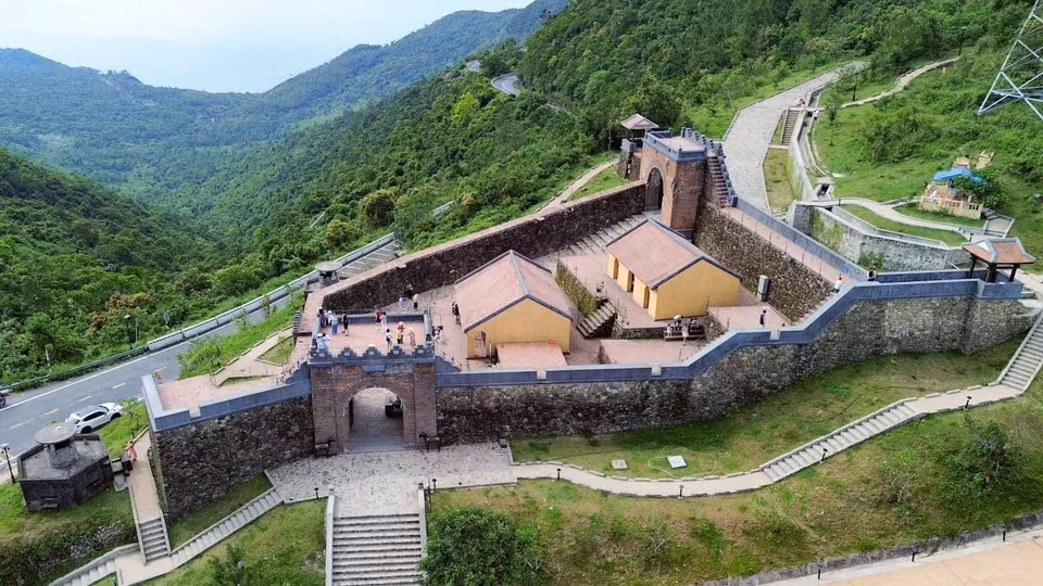 De ruina desgastada por el tiempo, Hai Van Quan está recuperando su forma y vitalidad gracias a sinceros esfuerzos de conservación. (Foto: VNA)