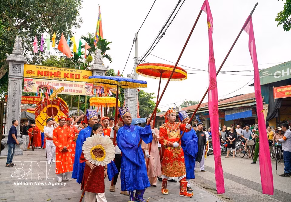 El festival de la aldea de Keo no solo constituye una práctica religiosa, sino también una oportunidad para reforzar la cohesión social y preservar el patrimonio cultural inmaterial. (Foto: VNA)