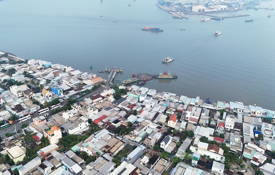 La ruta del ferry Binh Khanh conecta el distrito de Nha Be con el distrito de Can Gio y lleva a los turistas a visitar este último. (Foto: VNA)