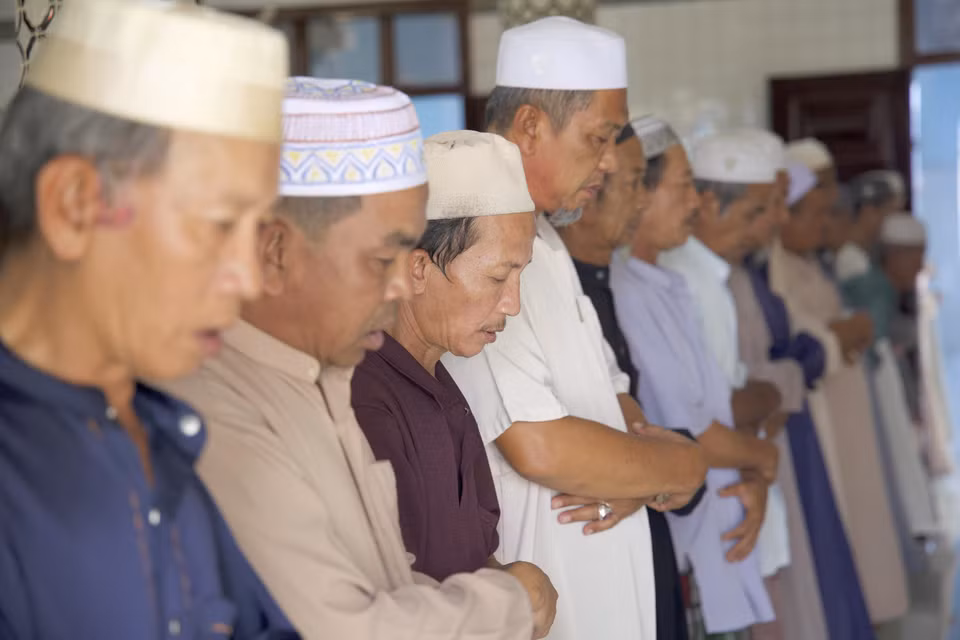 Durante el mes de Ramadán, los musulmanes Cham deben rezar cinco veces al día en diferentes momentos. Foto: VNA