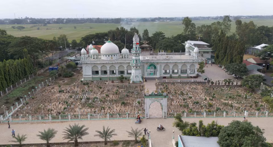 La mezquita Masjid Jamiul Azhar de la comunidad islámica del pueblo Cham en la comuna de Chau Phong, ciudad de Tan Chau, provincia de An Giang. Foto: VNA