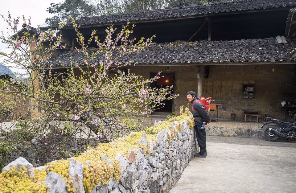 Una casa de “trinh tuong” de tierra en la comuna de Sung La, distrito de Dong Van, provincia de Ha Giang. Foto: VNA