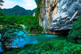 Paisaje exterior de la cueva Phong Nha (Parque Nacional Phong Nha-Ke Bang). (Fuente: VNA)