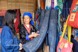 Presenta las tradiciones culturales de la etnia H'Mong. (Fuente: VNA)