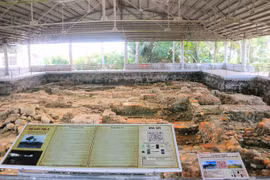 La aplicación de información explicativa e introductoria mediante códigos QR y tecnología 3D y VR 360 en el sitio histórico de Go Cay Thi A, en el Sitio Arqueológico Oc Eo – Ba The, provincia de An Giang. (Fuente: VNA)