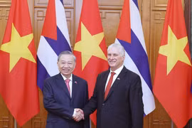 El secretario general del Comité Central del Partido Comunista de Vietnam, To Lam, y el primer secretario del Comité Central del Partido Comunista de Cuba y presidente del país caribeño, Miguel Díaz-Canel Bermúdez. (Fuente: VNA)