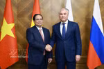 El primer ministro vietnamita, Pham Minh Chinh (izquierda), se reúne con el presidente de la Duma Estatal rusa, Vyacheslav Volodin, en Moscú el 24 de marzo. (Foto: VNA)