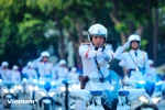 Espectacular exhibición de la escolta motorizada de la policía vietnamita