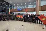 Un contingente de 106 rescatistas del Ministerio de Defensa y del Ministerio de Seguridad Pública de Vietnam, junto con suministros de ayuda, llegó hoy al aeropuerto de Yangón, en Myanmar. (Fuente: VNA)
