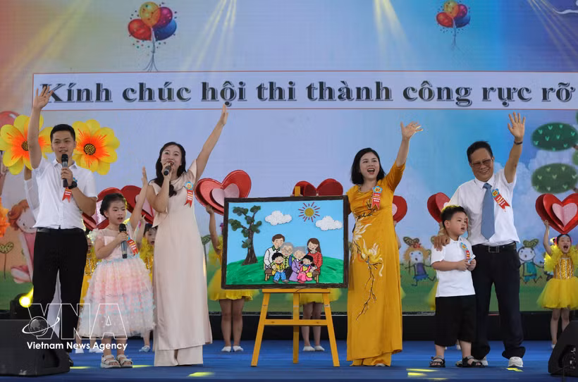 En el concurso "Familia Talentosa" en la provincia de Bac Ninh (Foto: VNA)