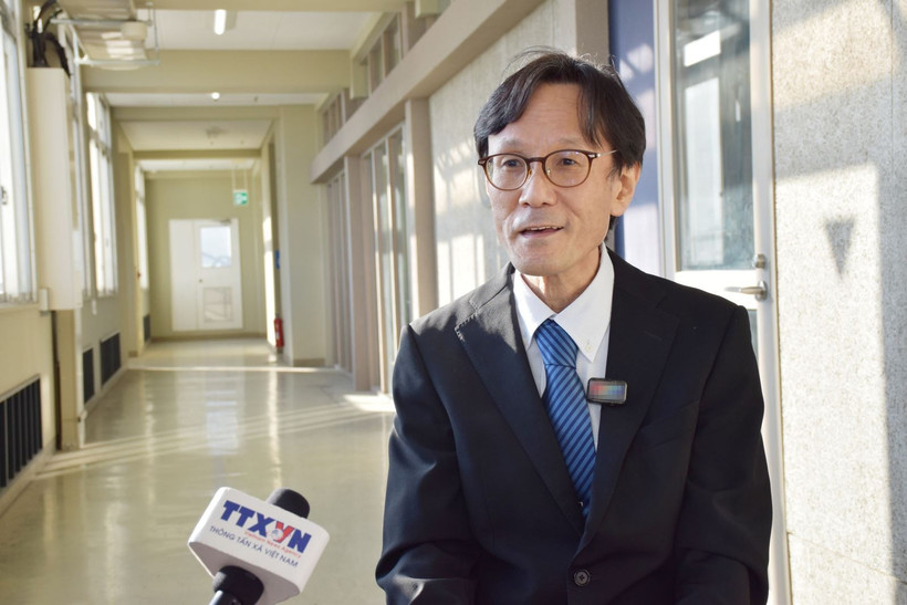 El profesor Shimizu Masaki, de la Universidad de Osaka (Foto: VNA)