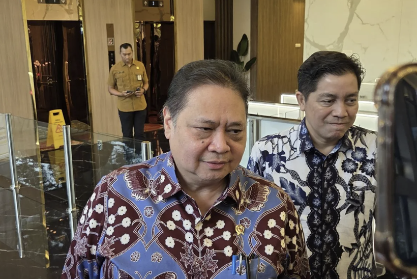 El ministro coordinador de Asuntos Económicos de Indonesia, Airlangga Hartarto (izquierda), en Yakarta el 2 de marzo de 2026. (Foto: ANTARA)