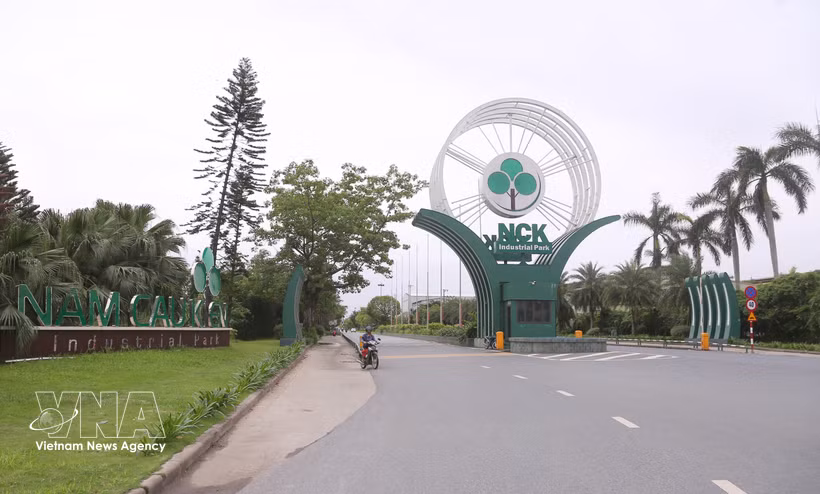 Nam Cau Kien, un modelo económico privado típico de la ciudad de Hai Phong, fue seleccionado por la Organización de las Naciones Unidas para el Desarrollo Industrial (ONUDI) como uno de los 37 parques industriales participantes en el Programa Global de Parques Eco-Industriales. (Foto: VNA)