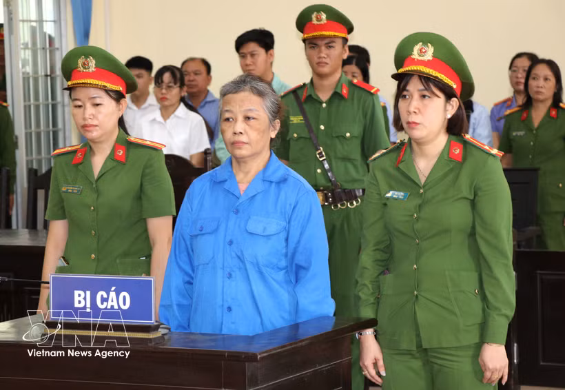 Thach Thi Hoa Ri en el juicio. (Foto: VNA)