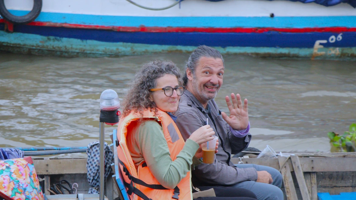 Comercio dinámico en el mercado flotante de Cai Rang