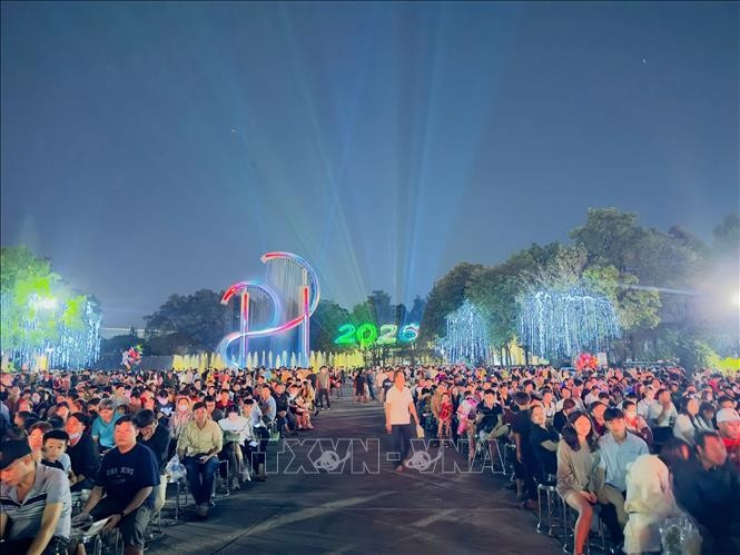 El ambiente de celebración del Año Nuevo 2026 en Ciudad Ho Chi Minh (Foto: VNA)
