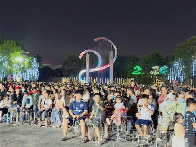 El ambiente de celebración del Año Nuevo 2026 en Ciudad Ho Chi Minh (Foto: VNA)