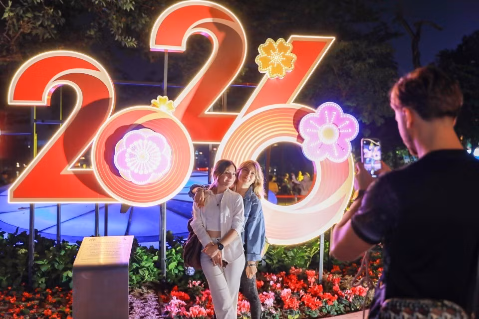Hanoi en la víspera del Año Nuevo 2026 (Foto: VNA)
