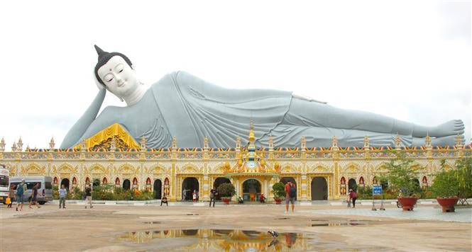 La pagoda es famosa por albergar la mayor estatua de Buda reclinado de Vietnam. Foto: VNA