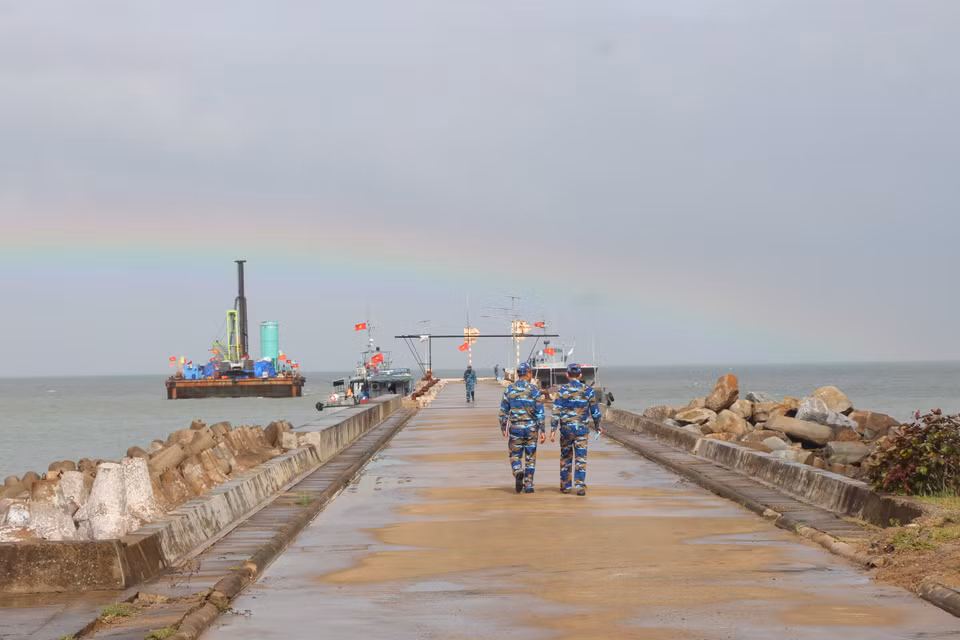 Hon Khoai es considerado un puesto de avanzada en las aguas del sureste del país, cerca de las rutas marítimas internacionales en el Mar del Este y el Golfo de Tailandia.(Foto: VNA)