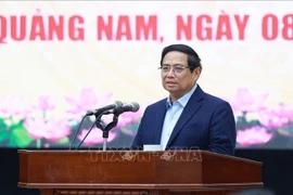 El primer ministro de Vietnam, Pham Minh Chinh, habla en la reunión de trabajo. (Fuente: VNA)