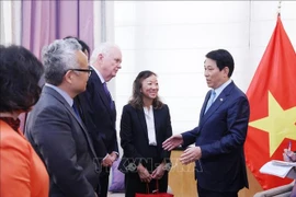 El presidente Luong Cuong recibe a líderes del Instituto Weatherhead de Asia Oriental y del Programa de Vietnam en la Universidad de Columbia. Foto: VNA
