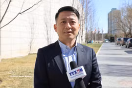 EL profesor Qu Qiang, de la Universidad Central de las Nacionalidades de China. Foto: VNA