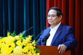 El primer ministro de Vietnam, Pham Minh Chinh, habla en la reunión. (Fuente: VNA)