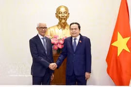 El presidente de la Asamblea Nacional, Tran Thanh Man, recibe a Rachid Talbi El Alami, presidente de la Cámara de Representantes de Marruecos, quien asiste a la reunión del Comité Ejecutivo de la Asamblea Parlamentaria Francófona (APF) y al Foro de Cooperación Parlamentaria Francófona sobre Agricultura Sostenible, Seguridad Alimentaria y Respuesta al Cambio Climático en Can Tho, Vietnam. Foto: VNA