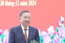 El secretario general del Partido Comunista de Vietnam, To Lam, habla en el evento. (Fuente: VNA)