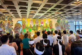 La ceremonia se lleva a cabo desde las 5:00 de la mañana hasta las 21:00 de la noche del 28 de julio. (Fuente: laodong.vn)