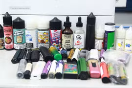 Los cigarrillos electrónicos, atractivos y llamativos, pueden contener drogas y otras sustancias peligrosas sin que el usuario lo sepa. 