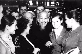 Conmemoran el 136.º aniversario del natalicio del Presidente Ho Chi Minh