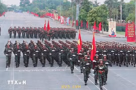 Un entrenamiento conjunto de fuerzas participantes en el desfile. (Fuente: VNA)