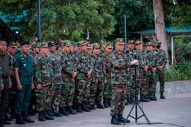 El primer ministro camboyano, Hun Manet, habla en una base militar en la provincia camboyana de Preah Vihear, el 28 de mayo. (Foto: Reuters)