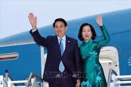El presidente Luong Cuong y su esposa parten de Nueva York rumbo a su país. Foto: VNA