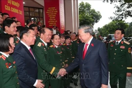 El secretario general del Partido Comunista de Vietnam (PCV), To Lam, y los delegados asistentes. (Fuente: VNA)