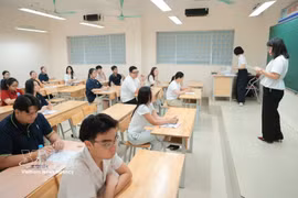 Más 1,2 millones de estudiantes vietnamitas participan en la primera jornada del Examen de Graduación del Bachillerato 2026. Foto: VNA