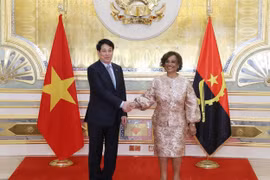 El presidente de Vietnam, Luong Cuong, y la titular de la Asamblea Nacional de Angola, Carolina Cerqueira. (Fuente: VNA)
