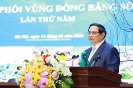 El primer ministro de Vietnam, Pham Minh Chinh, habla en la reunión. (Fuente: VNA)