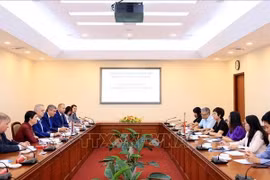 En la reunión de trabajo entre la VNA y la delegación de la ciudad rusa de San Petersburgo. (Fuente: VNA)