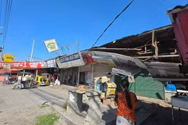 Numerosos comercios resultaron dañados tras el terremoto que azotó la ciudad de General Santos, Filipinas, el 8 de junio de 2026. Foto: Xinhua/VNA