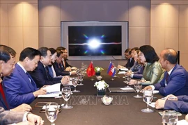 El presidente de la Asamblea Nacional de Vietnam, Tran Thanh Man, y su homologa de Camboya, Khuon Sudary. (Foto: VNA)