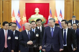 El secretario general del Partido Comunista To Lam y el rey de Camboya, Norodom Sihamoni. durante la visita de Estado del último a Vietnam, el 28 de noviembre de 2024. (Foto: VNA)