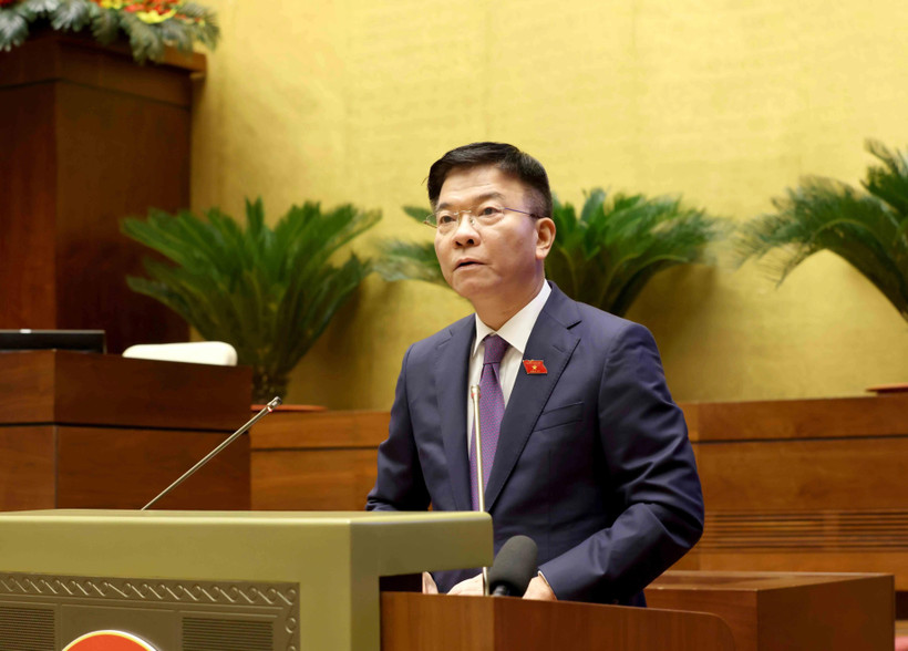El vicepremier Le Thanh Long interviene en la sesión. (Fuente: VNA)